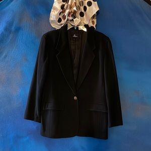 Classic Lizsport Black 100% Wool Blazer, Size 10